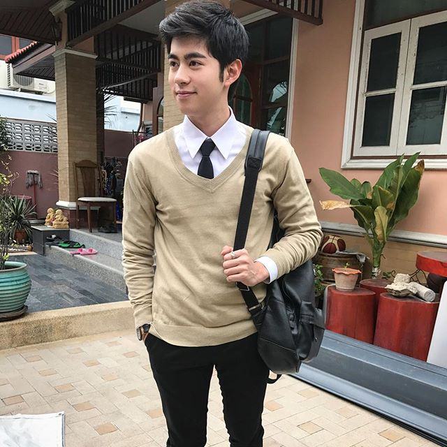 กัน รัชชานนท์ หล่อใสในชุดนักศึกษา