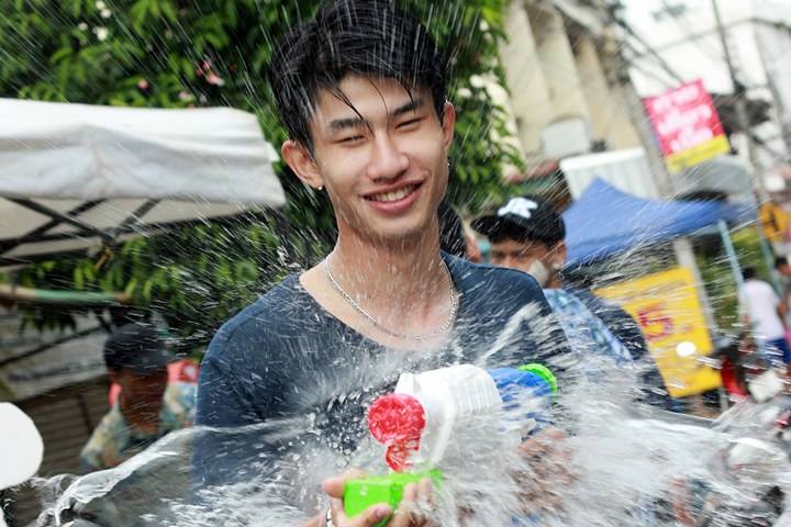 เม่น ติณณพ แฉะๆ เปียกกระจาย