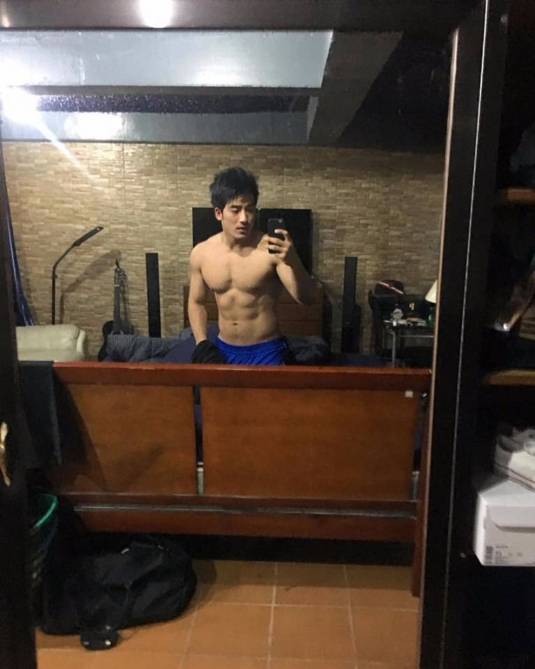 I walk on the moon in the air