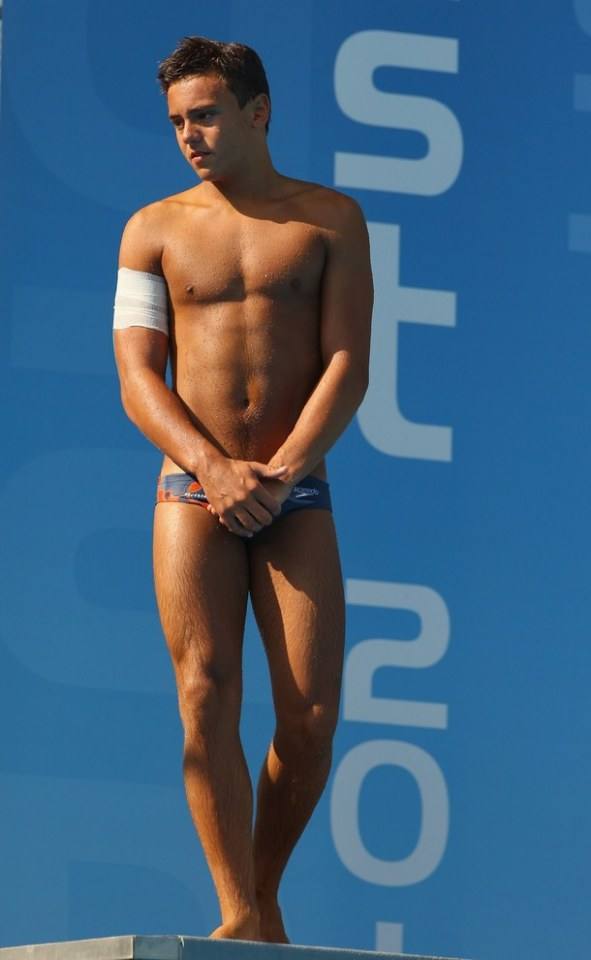'ทอม เดลีย์' นักกีฬาโดดน้ำโอลิมปิก  เข้าประตูวิวาห์กับแฟนหนุ่มวัย 41ปี