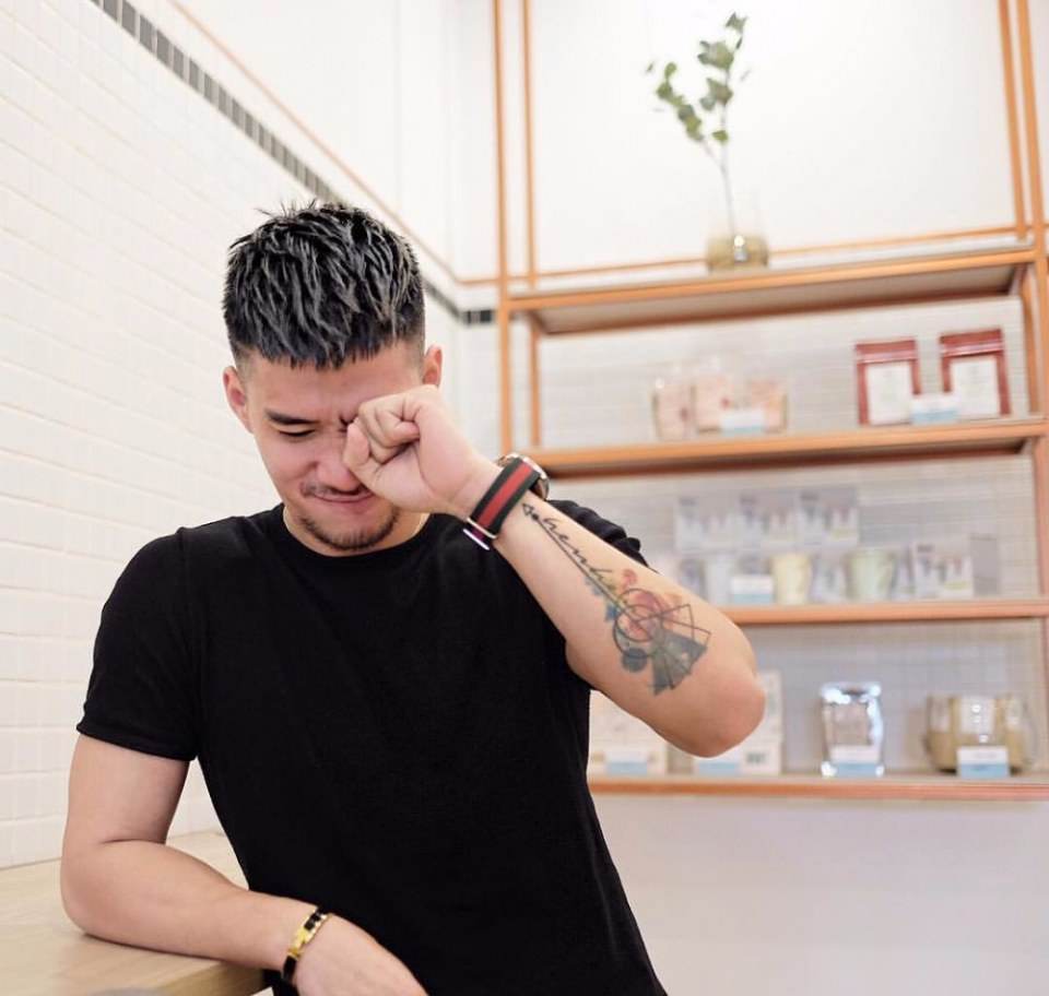 หนุ่มแซ่บแอบส่อง