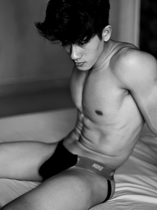 ถอดโชว์เรือนร่าง 1537