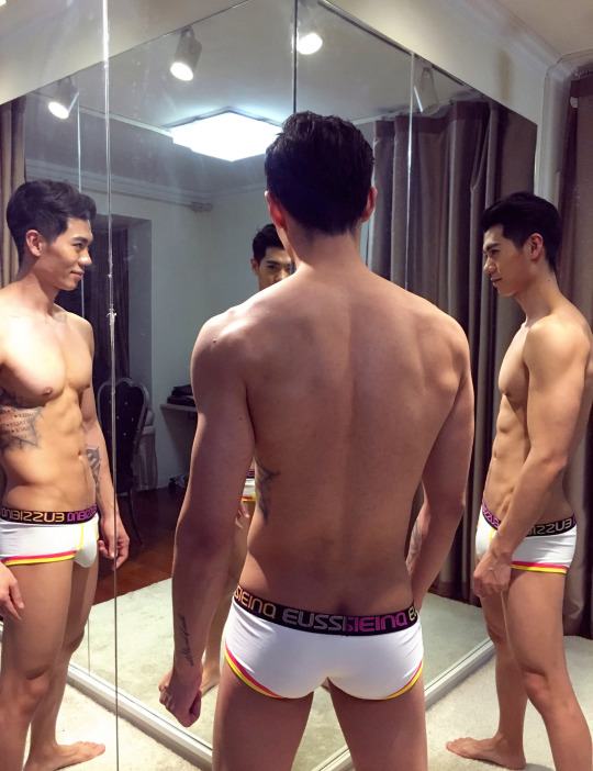 ถอดโชว์เรือนร่าง 1544