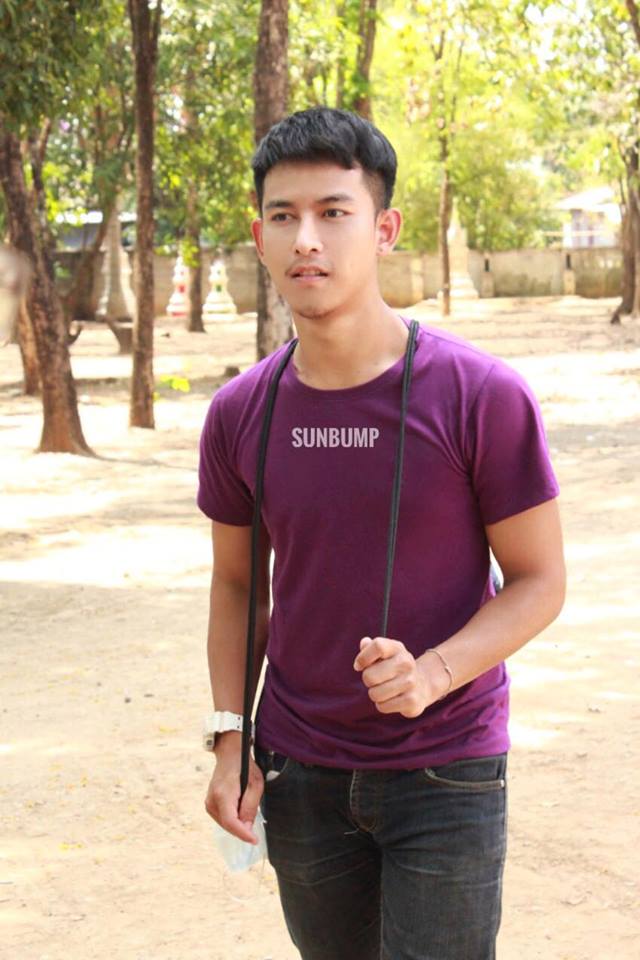 หนุ่มเข้มหล่อบ้านๆ แสบทรวง 013