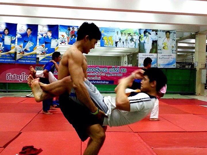 การช่วยเหลือกันเป็นสิ่งที่ดีค่ะ 1,935