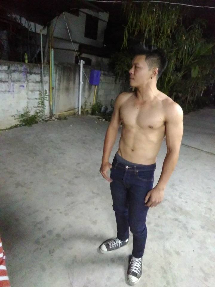 ให้ดูรองเท้าค่ะ 1,961