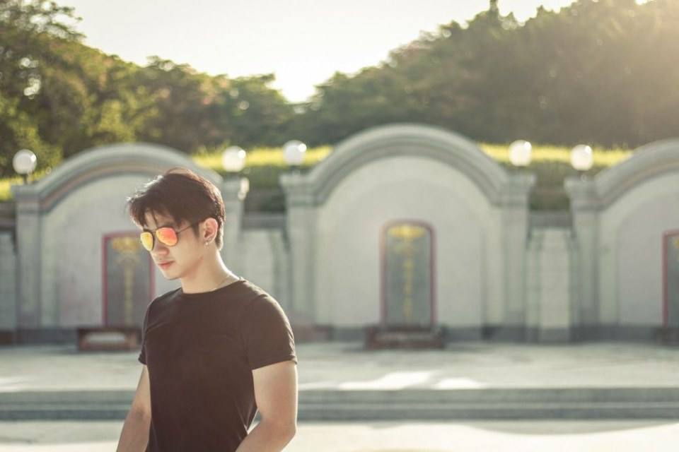 มองเหม่อ 1,991