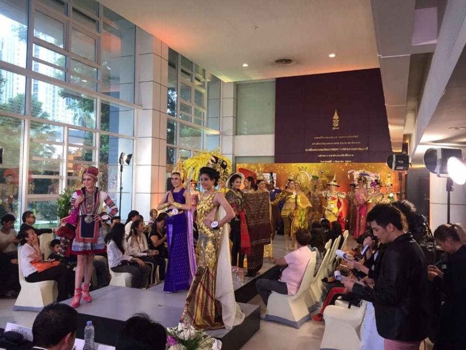 อลังการงานช้าง! รอบชุดท่องเที่ยวประจำชาติเวทีประกวด Miss Tourism Queen Thailand 2017