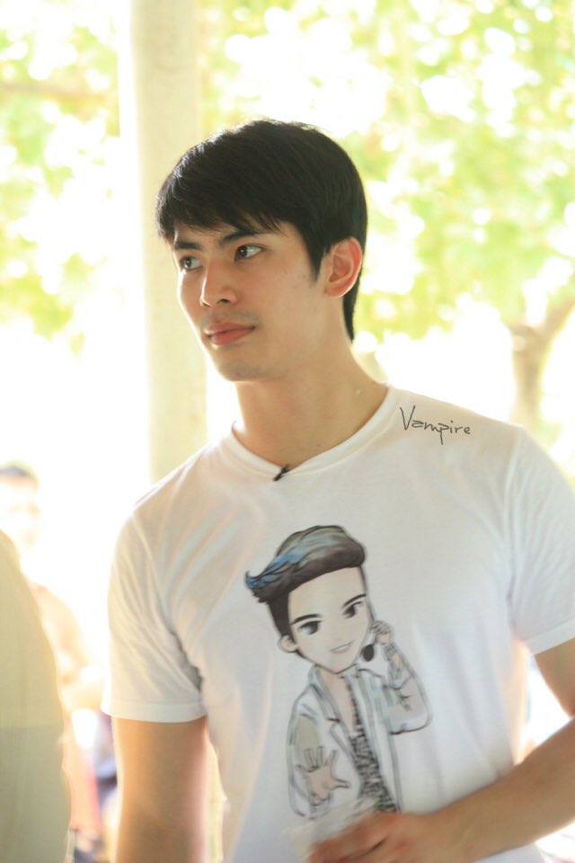 เสื้อขาวสดใส