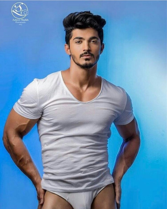 male body 078 - Sexy Indian