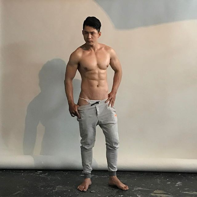 ถอดโชว์เรือนร่าง 1589