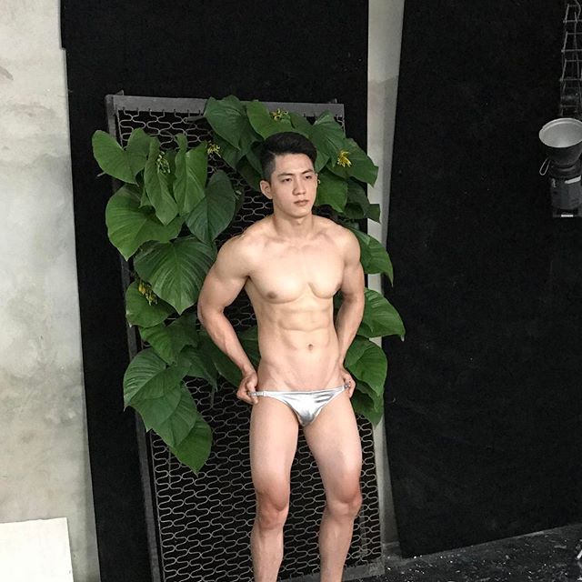 ถอดโชว์เรือนร่าง 1589