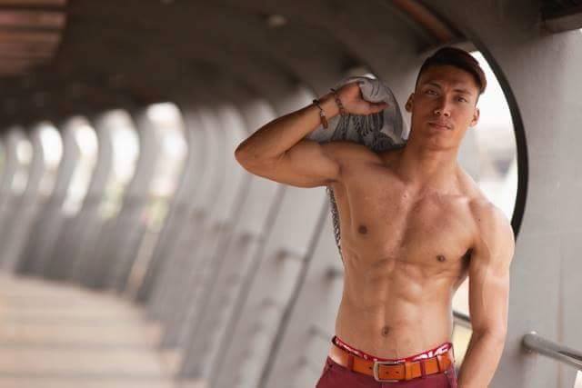 ถอดโชว์เรือนร่าง 1602