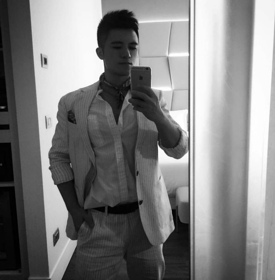 ถอดโชว์เรือนร่าง 1606