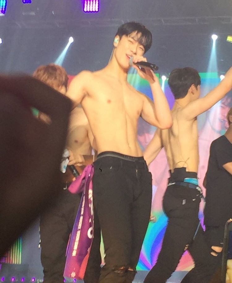 รวมหนุ่ม ASTRO เซ็กซี่บนคอนเสิร์ต 2