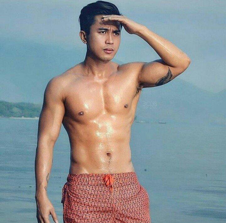 กล้ามนม"อมเล็กๆ