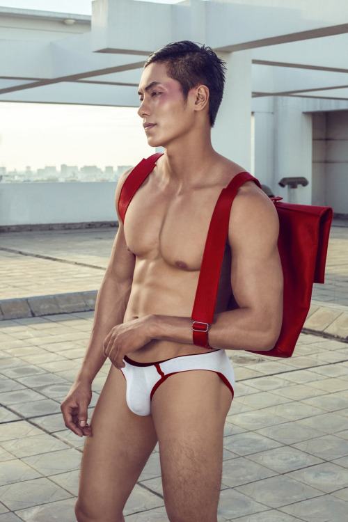 ถอดโชว์เรือนร่าง 1645