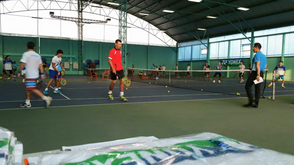 ภราดร ศรีชาพันธุ์ ใน Tennis clinic ครั้งที่ 2 แนะนำการเล่นให้กับผู้ที่สนใจ