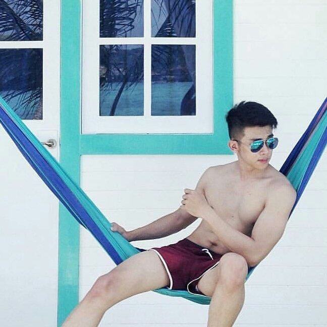 เห็นอยากกอด