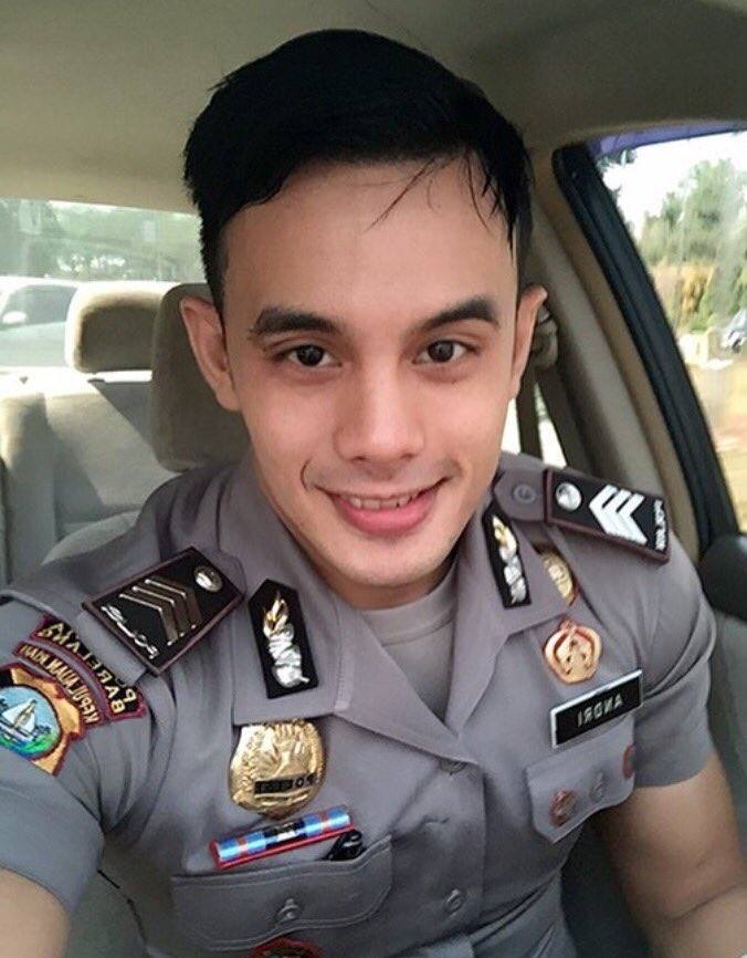 เห็นอยากกอด