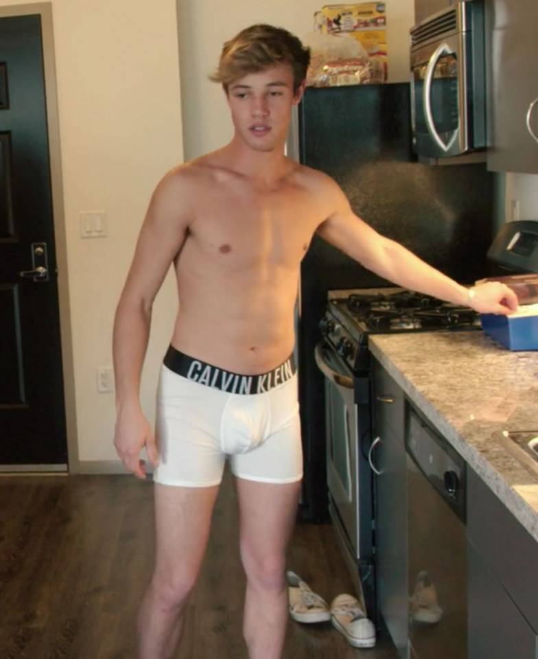 Hot guy in underwear 277
