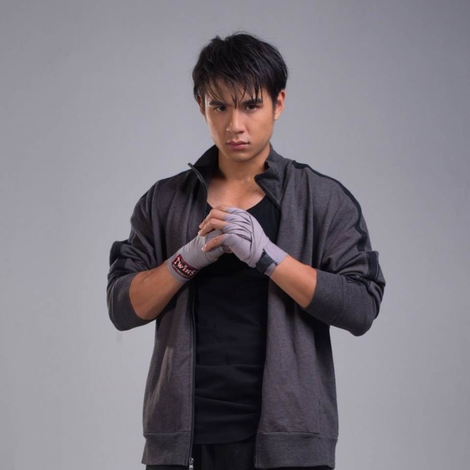 เจ้าหน่อเมือง  แซ่บสะท้านทรวง