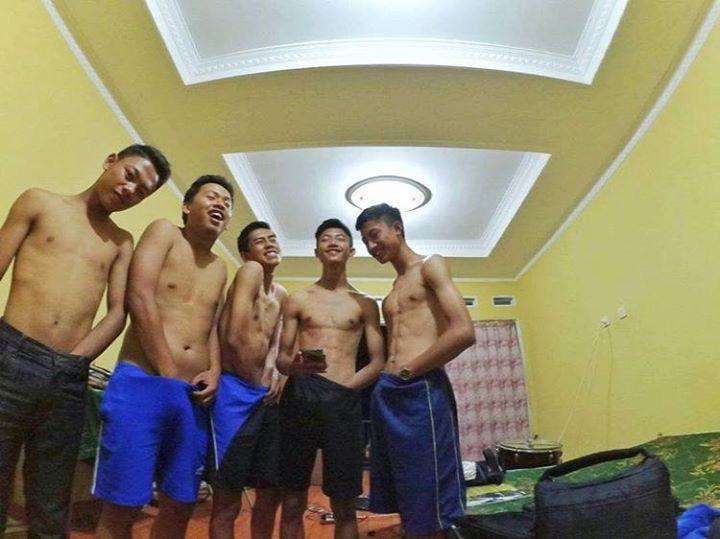 ที่รักคุณจะเอาเพื่อนมารุมฉันไม่ได้นะคะ ไม่นะคะ!! อย่าค่ะ พวกบ้า!! โอ้ย! 2,113