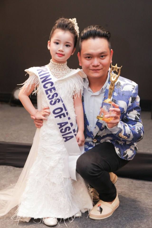 Koolcheng Trịnh Tú Trung win award "Most Asian Children's Favourite Artist"