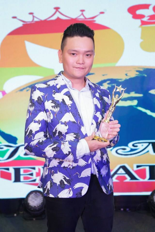 Koolcheng Trịnh Tú Trung win award "Most Asian Children's Favourite Artist"
