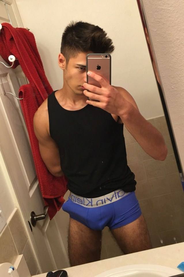 Hot guy in underwear 284