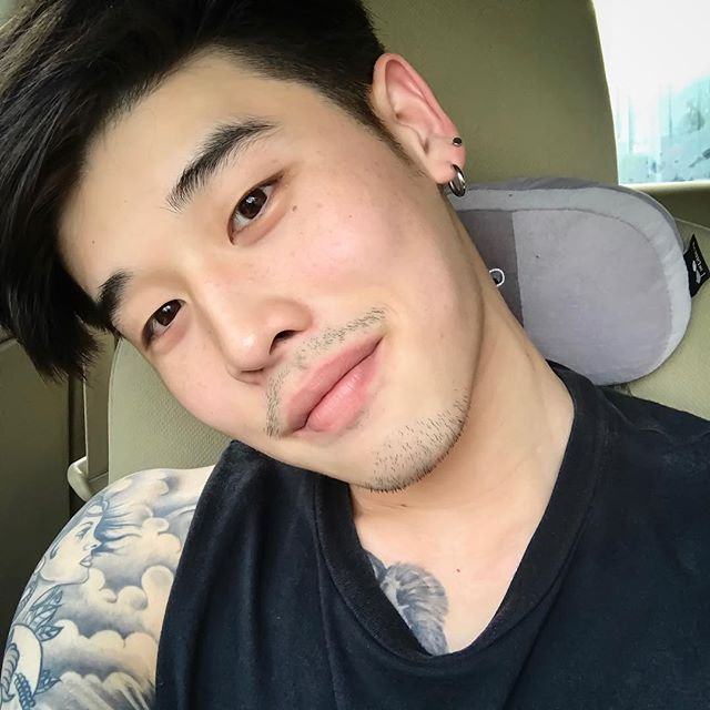 แพ้ความขาว  เลียแพร๊บ