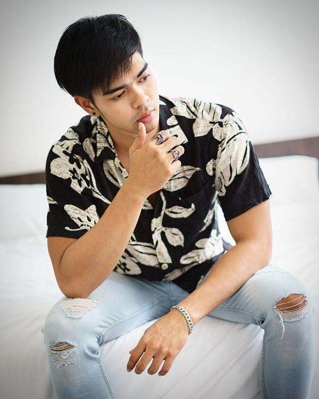 แพ้ความขาว  เลียแพร๊บ