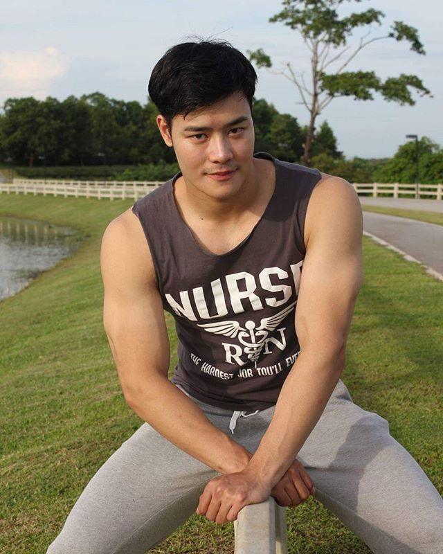 แพ้ความขาว  เลียแพร๊บ