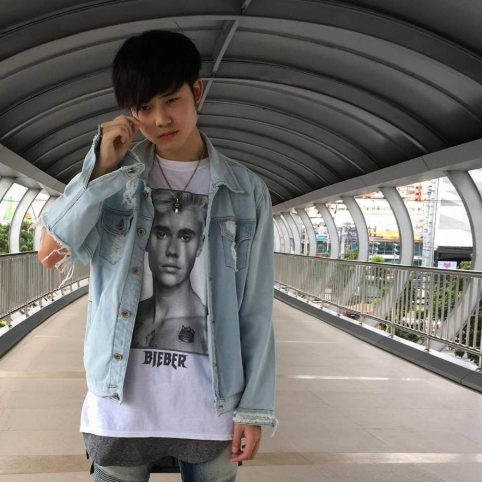 แฟชันการแต่งตัวของหนุ่มๆ 2,146