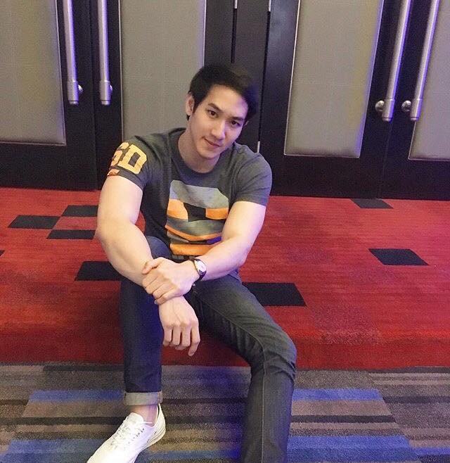 เอนตัวมากกว่านี้ 2,166