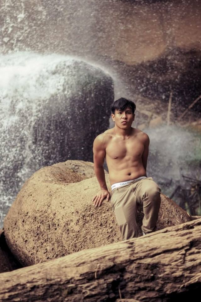 เอนตัวมากกว่านี้ 2,166