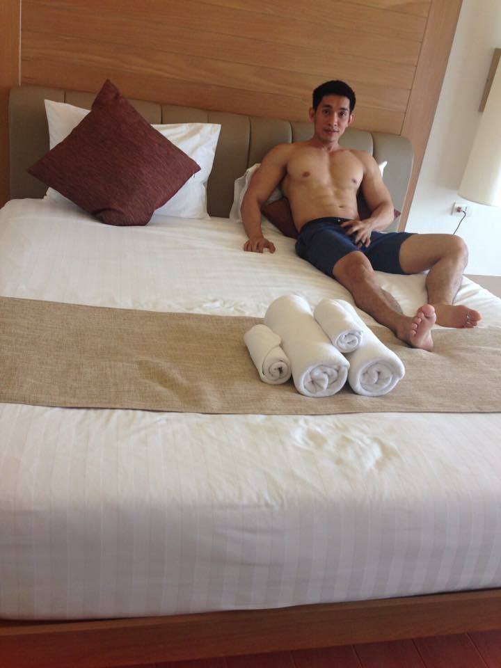 เอนตัวมากกว่านี้ 2,166