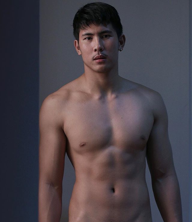 เลียให้ลื่น