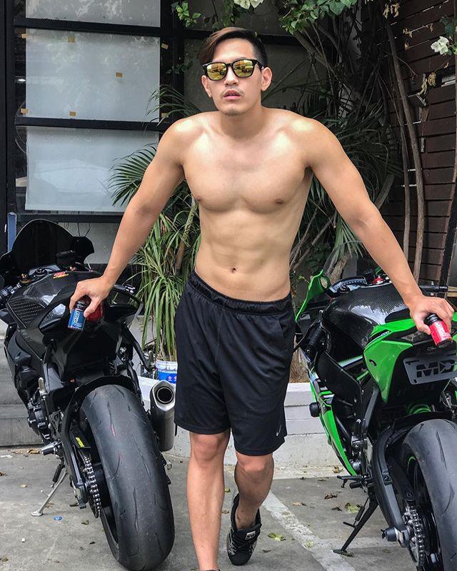 เลียให้ลื่น