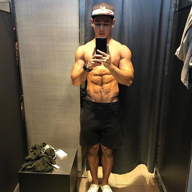 เลียกันมั๊ย?02