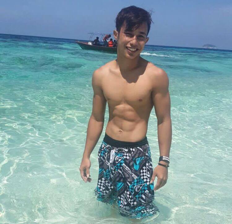 หนุ่มเข้มหล่อบ้านๆ แสบทรวง 038