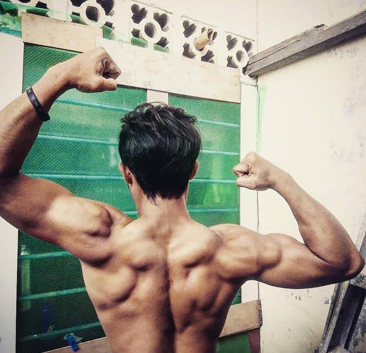 หนุ่มเข้มหล่อบ้านๆ แสบทรวง 038