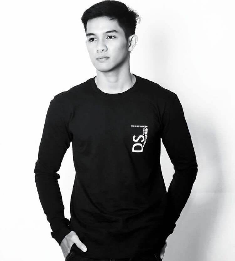 หนุ่มเข้มหล่อบ้านๆ แสบทรวง 039