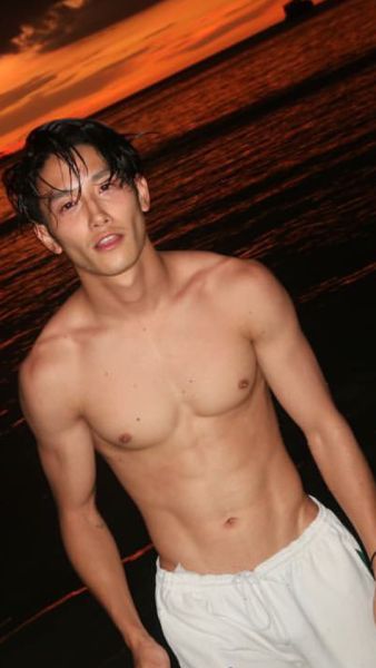 ถอดโชว์เรือนร่าง 1814