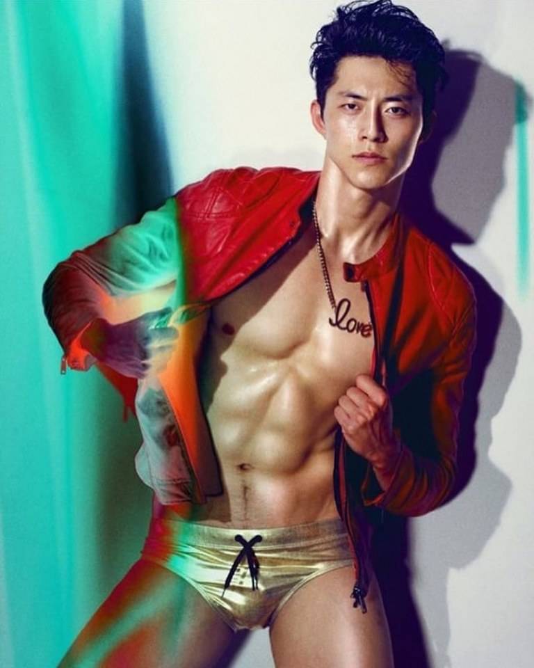 ถอดโชว์เรือนร่าง 1817