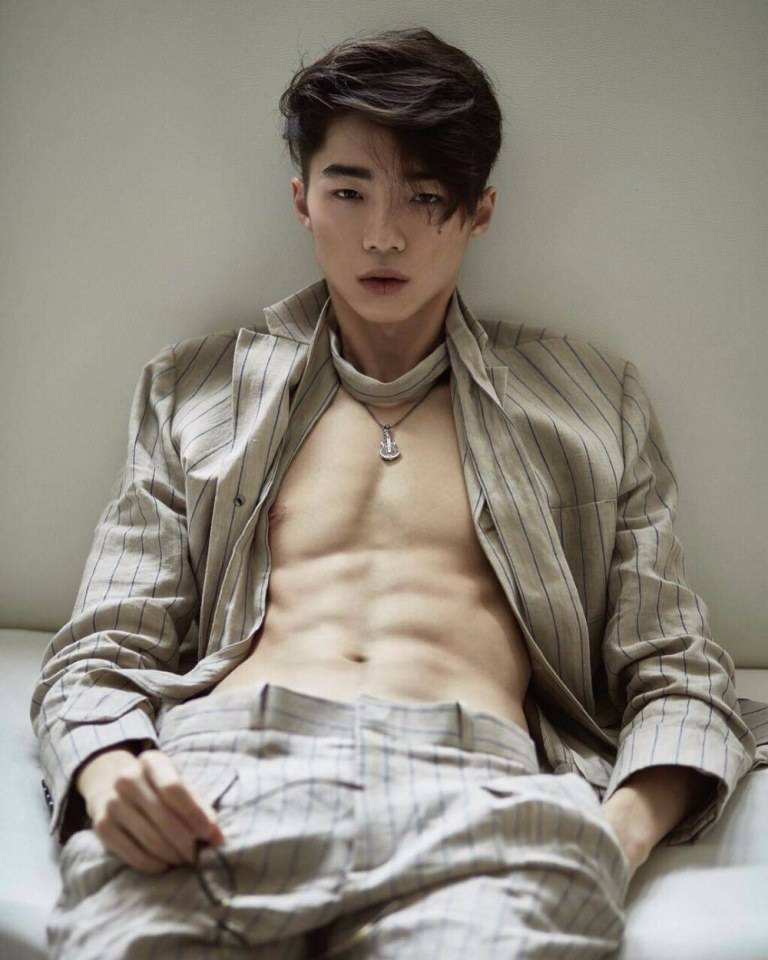 ถอดโชว์เรือนร่าง 1817