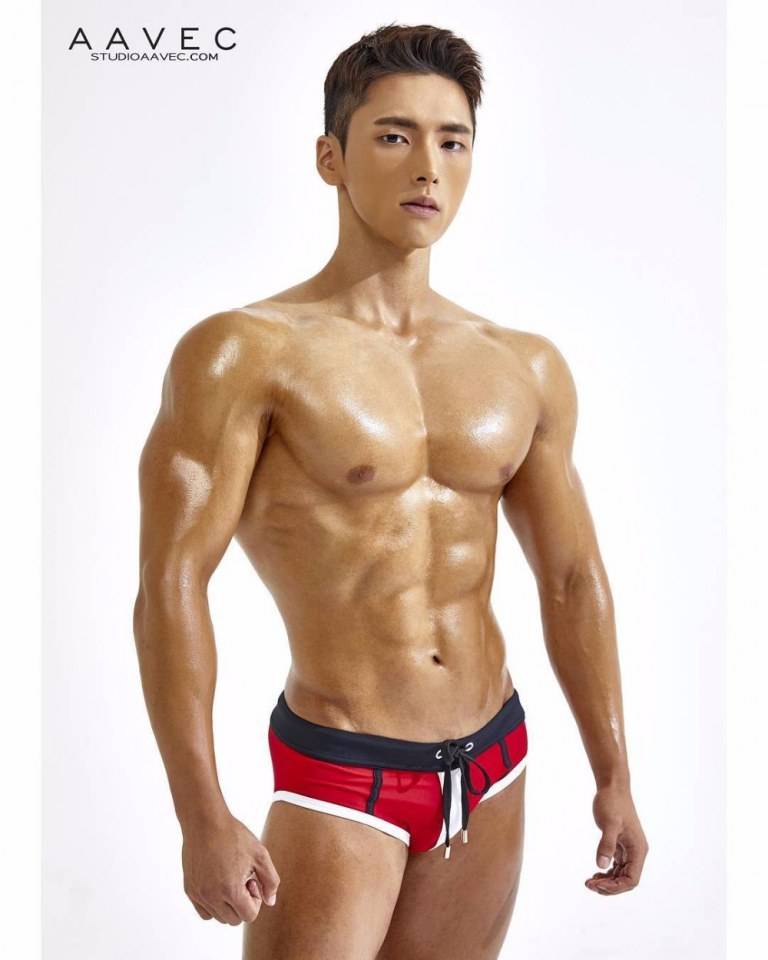 ถอดโชว์เรือนร่าง 1817