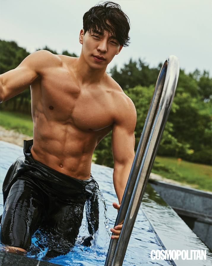 ถอดโชว์เรือนร่าง 1818