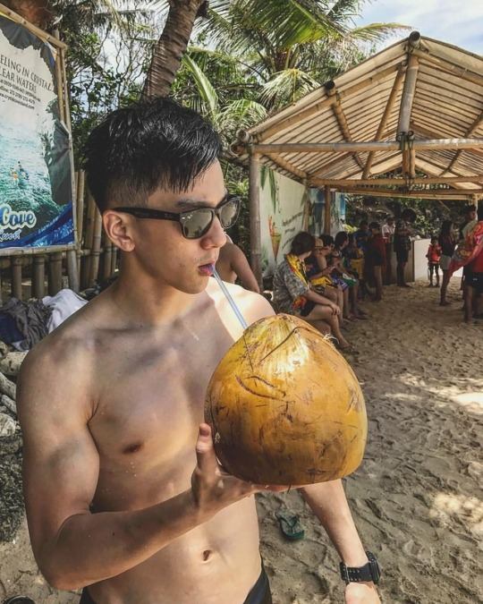 ถอดโชว์เรือนร่าง 1820