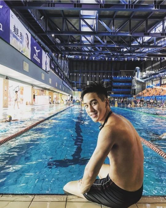 ถอดโชว์เรือนร่าง 1820